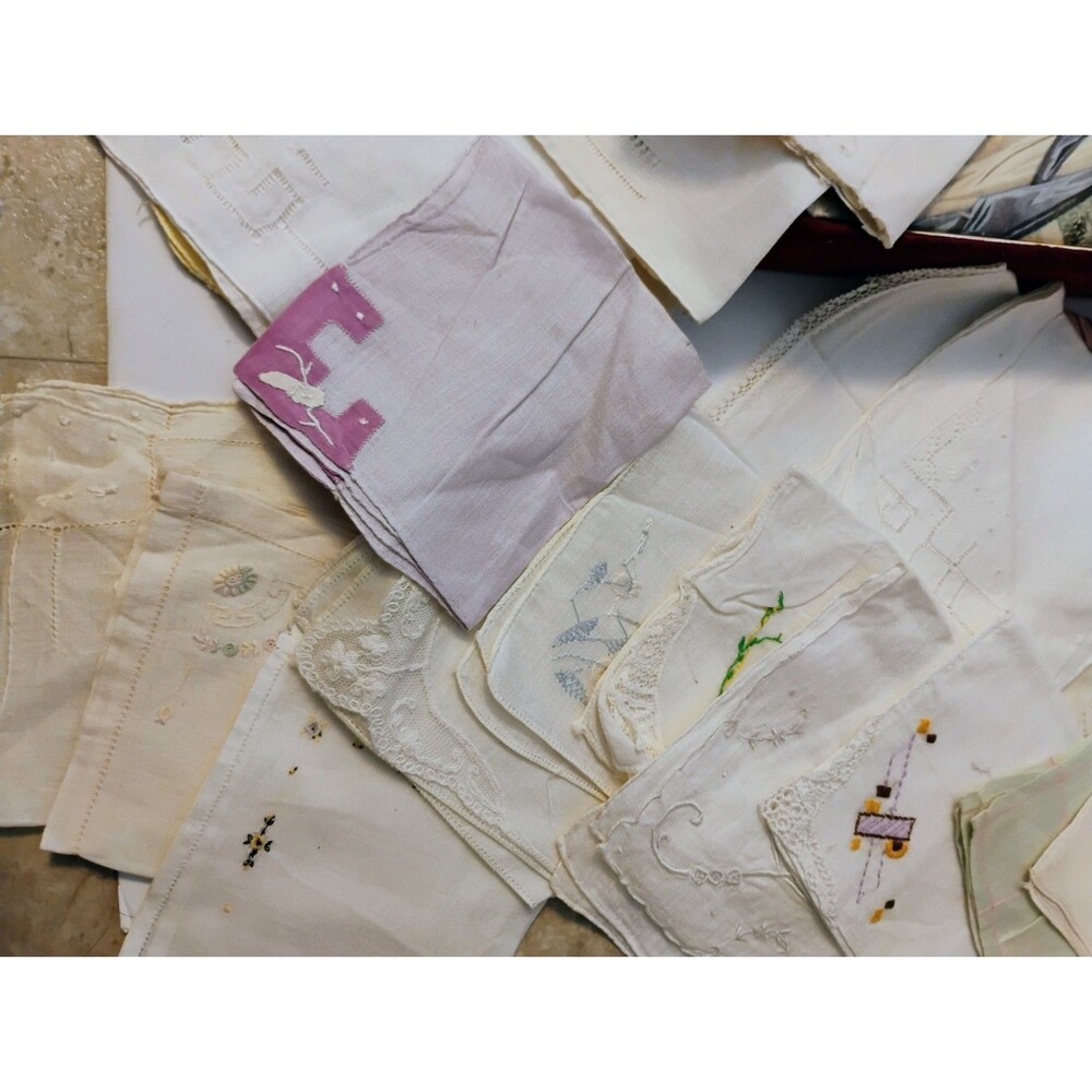 Vintage Handkerchief Lot of 22 Embroidered Mother Lace Monogram & Victorian Gift - Picture 4 of 7